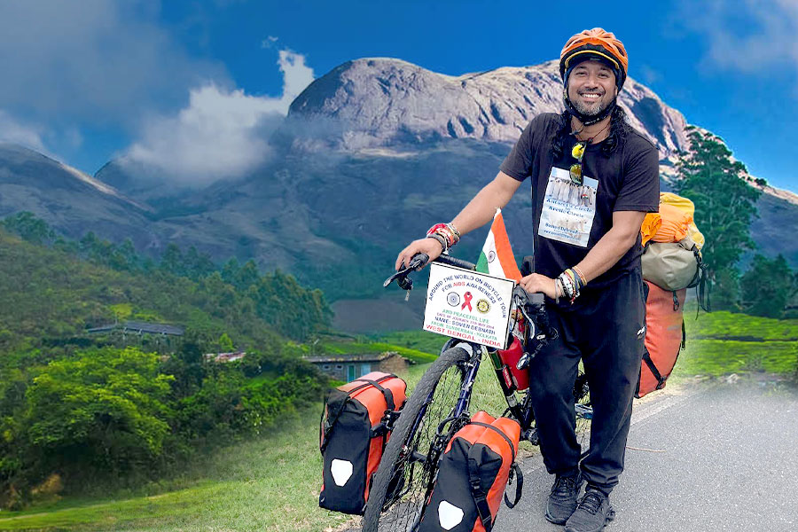 সাইকেলেই বিশ্বজয়, ১৯ বছরে কেন শতাধিক দেশ ভ্রমণে সোমেন?