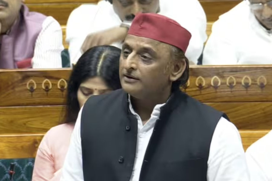 ‘কেন গতকালই জঙ্গিদের হত্যা?’ অপারেশন মহাদেবের সময় নিয়ে প্রশ্ন তুললেন অখিলেশ