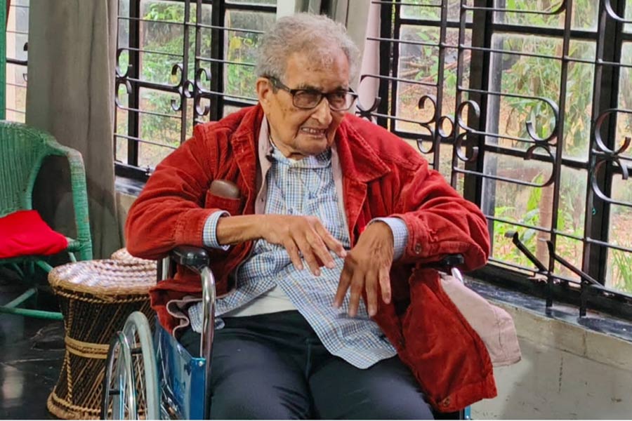 ‘চর্যাপদের ভাষা, মূল্য দিতেই হবে’, বাংলা ও বাঙালি ‘হেনস্তা’য় গর্জে উঠলেন অমর্ত্য সেন