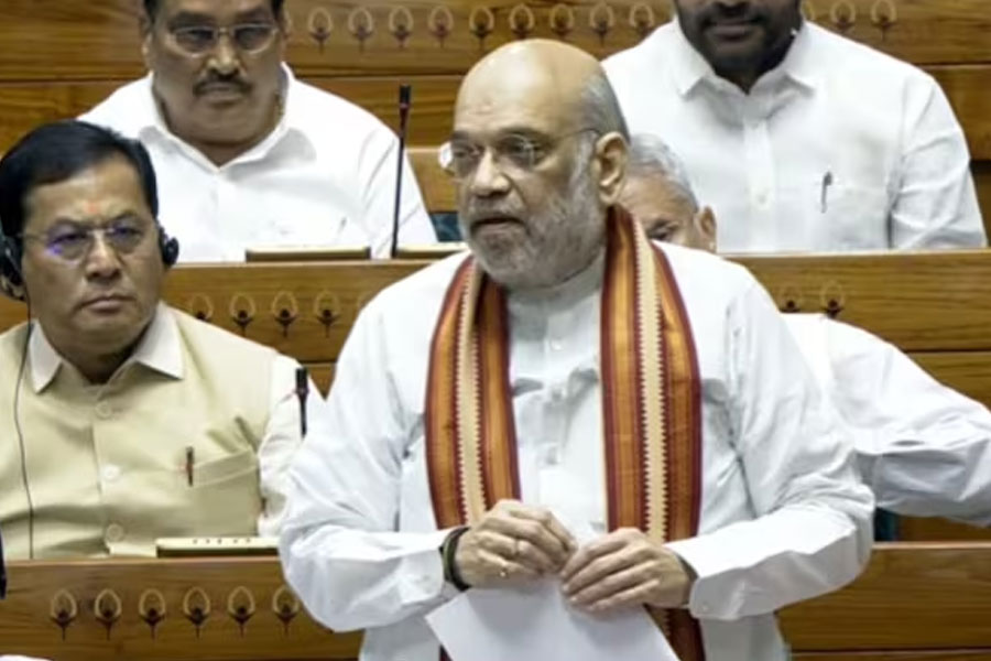 নেহরুই তো শুরু করেছিলেন! SIR নিয়ে রাহুলকে পালটা অমিত শাহর