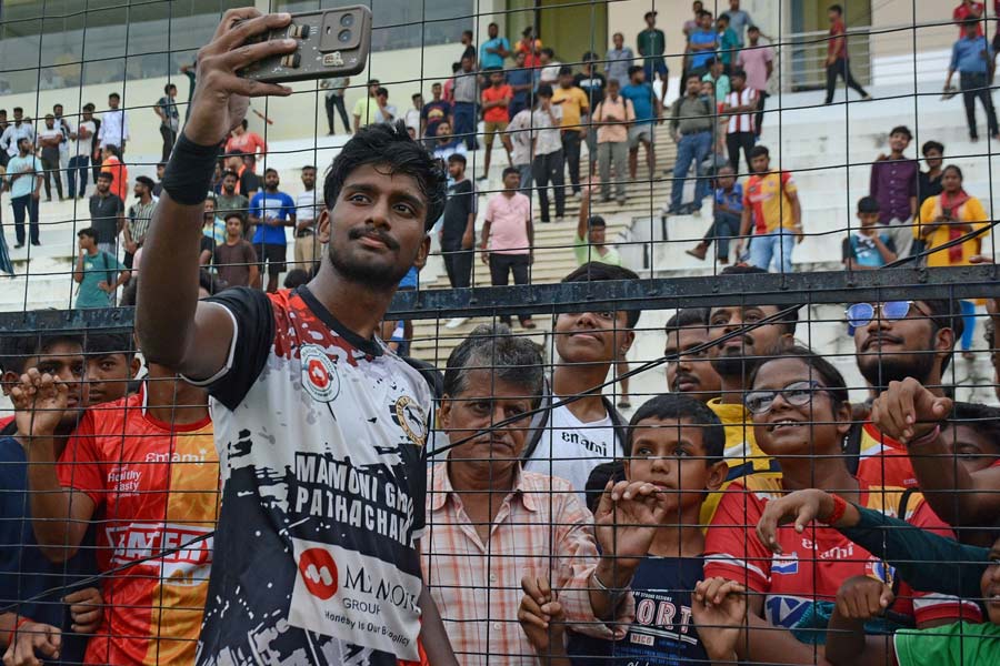 মা’কে দাহ করে মাঠে, ইস্টবেঙ্গলকে হারিয়ে জীবনের পাঠ শেখালেন পাঠচক্রের অর্ণব