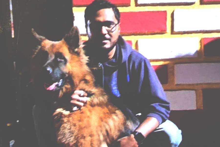 মা ও তিন পোষ্যকে বিষ খাইয়ে ‘খুন’, পরে আত্মহত্যার চেষ্টা যুবকের! নেপথ্যে কোন কারণ?