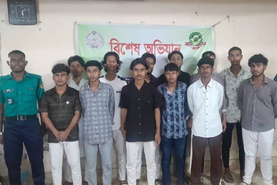‘জয় বাংলা, জয় বঙ্গবন্ধু’ স্লোগান দিয়ে ভিডিও তৈরি, চট্টগ্রামে ধৃত ১২