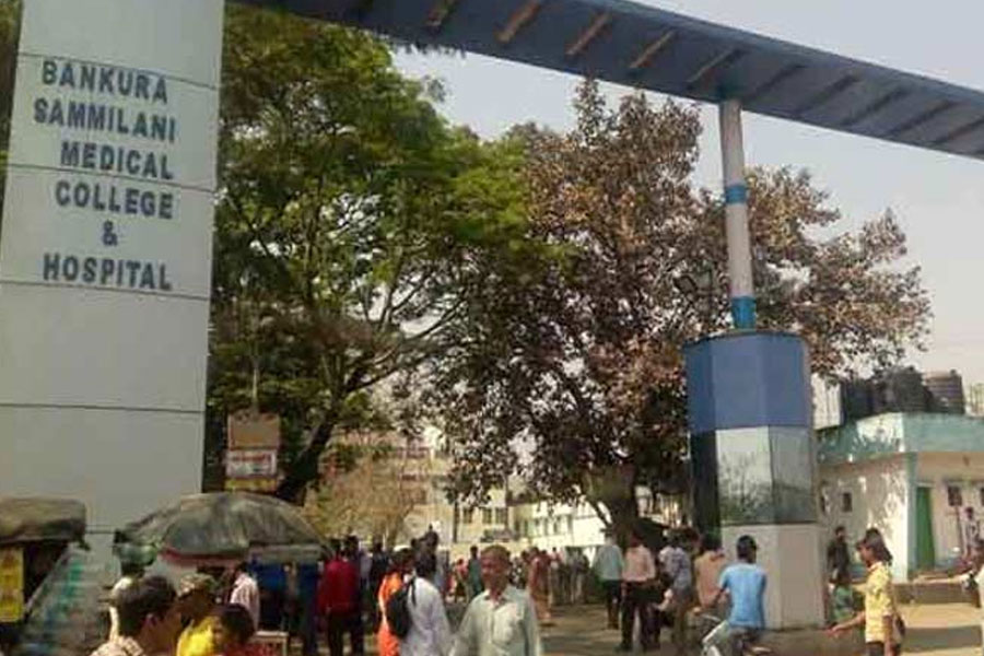 ভুয়ো জাতি শংসাপত্রে মেডিক্যাল কলেজে ভর্তি, বহিষ্কৃত বাঁকুড়ার এমবিবিএস ছাত্রী