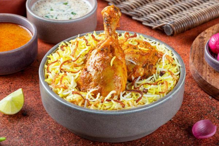 বারাকপুর থেকে সফেদ, বিরিয়ানির রয়েছে হাজার রকমফের, এগুলি চেখে দেখেছেন?