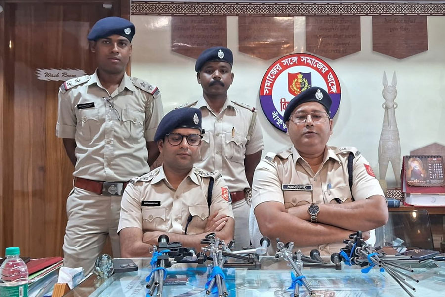 টেকনেশিয়ান পরিচয়ে বিষ্ণুপুর হাসপাতালে লক্ষাধিক টাকার যন্ত্রাংশ চুরি, গ্রেপ্তার সোনারপুরে