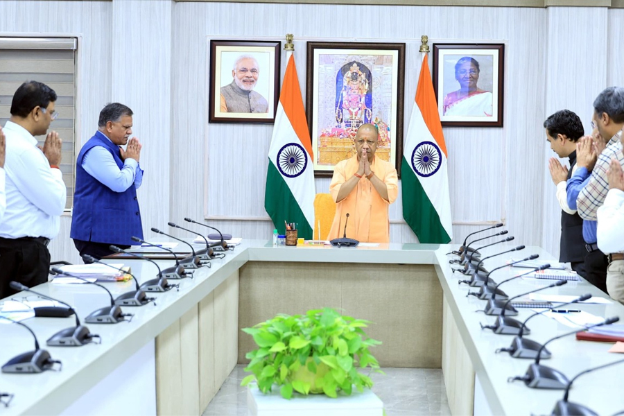 উত্তরপ্রদেশে যোগীর নয়া উদ্যোগ, কর্মীদের অধিকার রক্ষায় UPCOS গঠন