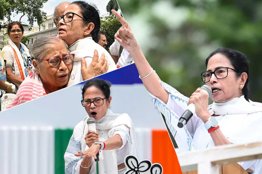 অনুপ্রবেশ থেকে বাঙালি হেনস্তা, ১০ বার্তায় একুশের মঞ্চ থেকে নির্বাচনী সুর বাঁধলেন মমতা