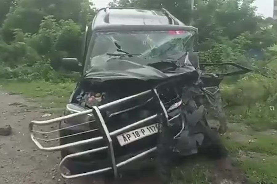 ট্রাকের সঙ্গে মুখোমুখি ধাক্কা, মর্মান্তিক দুর্ঘটনায় মৃত অন্ধ্রের ২ পুলিশ আধিকারিক
