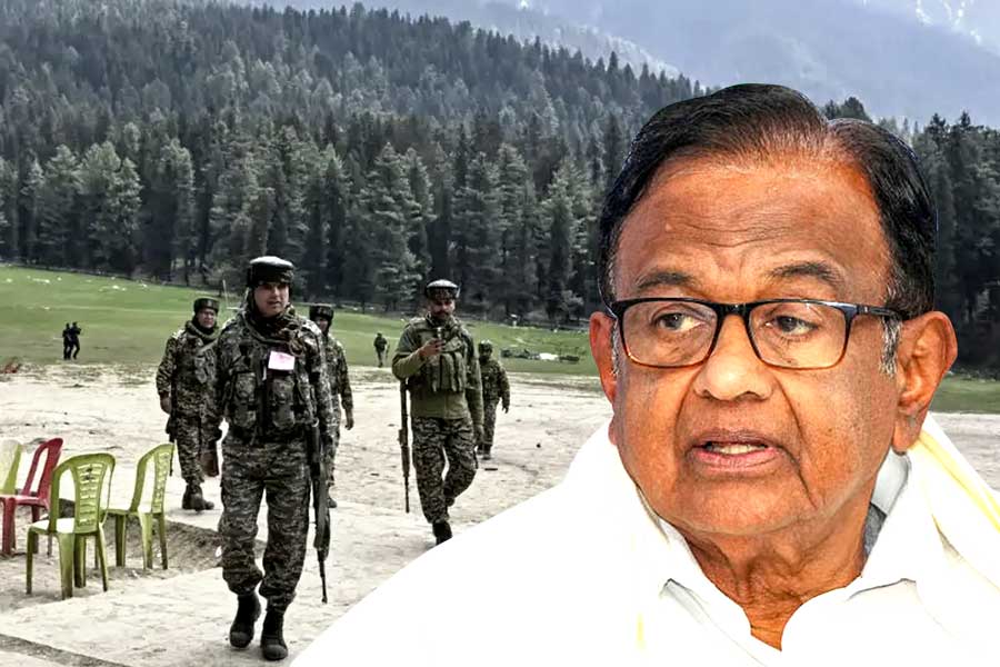 ‘পাকিস্তান থেকে এসেছে প্রমাণ কোথায়?’ পহেলগাঁও সন্ত্রাসে চিদম্বরমের মন্তব্যে বিতর্কের ঝড়