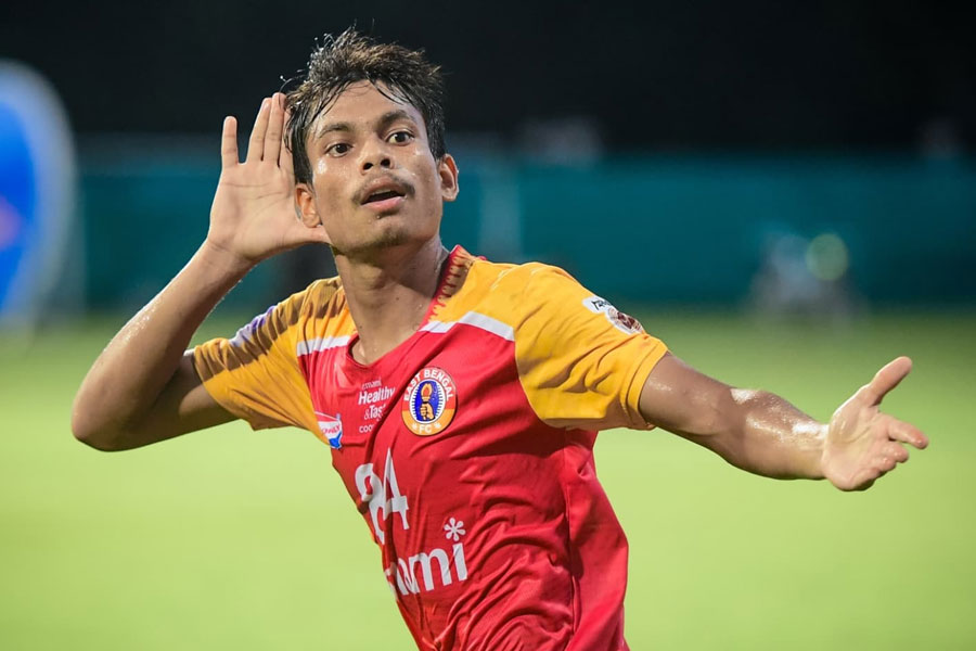গোল করে ও করিয়ে নায়ক সায়ন, কল্যাণীতে রুদ্ধশ্বাস ডার্বির রং লাল-হলুদ