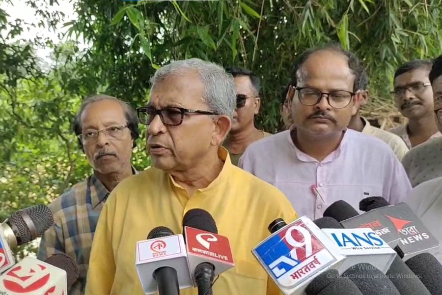টানা বৃষ্টির মাঝেই ৮৬ হাজার কিউসেক জল ছাড়ল ডিভিসি! প্লাবিত ঘাটালের বিস্তীর্ণ এলাকা, ঘটনাস্থলে মানস