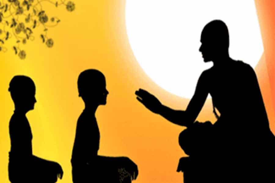 গুরু পূর্ণিমায় এই কাজগুলি করলে ঘুরবে ভাগ্যের চাকা, লক্ষ্মী থাকবে আঁচলে বাঁধা
