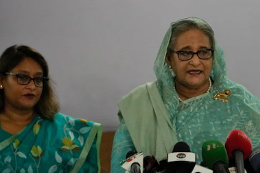 দুর্নীতির অভিযোগে বিদ্ধ হাসিনাকন্যাকে অনির্দিষ্টকালের ছুটিতে পাঠাল WHO