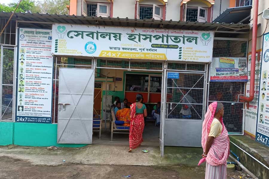 এক মাথা, চার হাত ও চার পায়ের অদ্ভুতদর্শন শিশুর জন্ম ভাতারে, ভূমিষ্ঠ হওয়ার পরেই মৃত্যু
