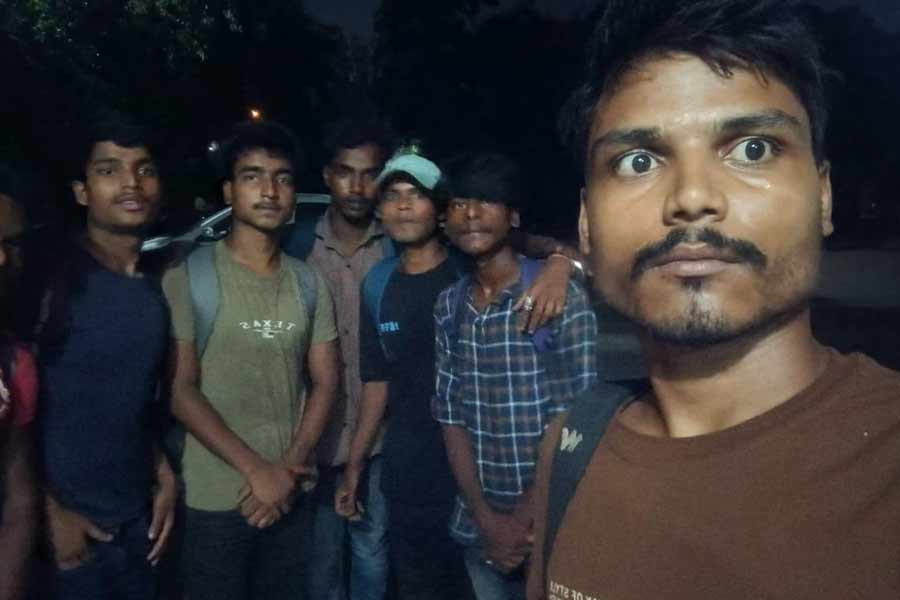 গুরগাঁওতে বাংলার পরিযায়ী ৭ শ্রমিককে ‘হেনস্তা’, মালদহ জেলা পুলিশের তৎপরতায় উদ্ধার