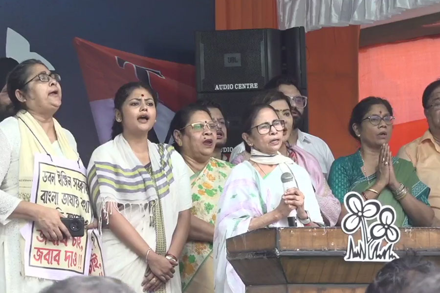 বাংলা বলায় রাজবংশী, মতুয়াদেরও ‘পুশব্যাক’, বাঙালি অস্মিতায় শান দিয়ে মমতা বললেন, ‘খেলা হবে’