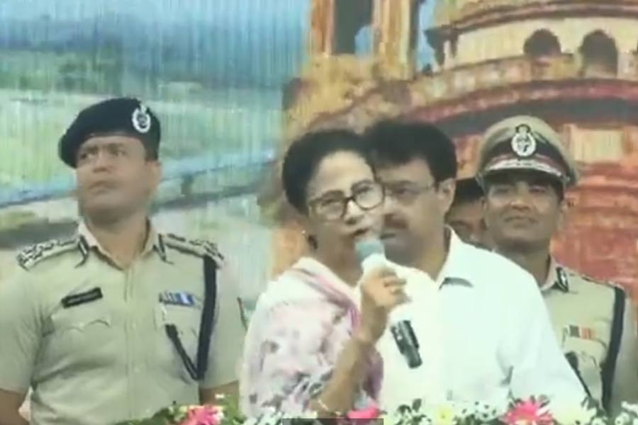 ভোটার তালিকা থেকে ‘আসল লোকে’র নাম বাদ নয়, ফের মমতার বার্তা, ‘NRC রুখে দেব’