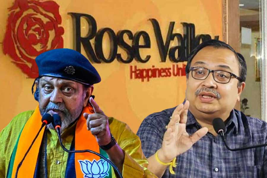 মিঠুনের সঙ্গে রোজভ্যালির আসল চুক্তি ফাঁস, ‘কেন গ্রেপ্তার নয়’, প্রশ্ন কুণালের