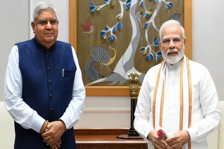 ‘বিভিন্ন ভূমিকায় দেশের সেবা করছেন’, ধনকড়কে অবসর জীবনের শুভেচ্ছা মোদির
