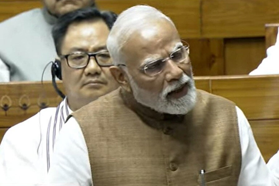 গুরুতর অভিযোগে গ্রেপ্তার হলে পদ খোয়াতে হবে প্রধানমন্ত্রী-মুখ্যমন্ত্রীদেরও! বিল আনছে কেন্দ্র