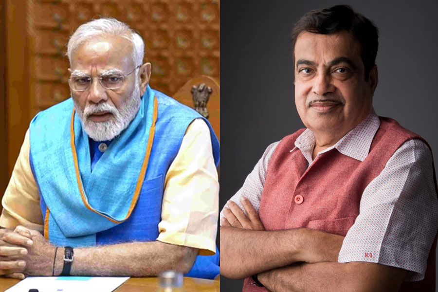 ৭৫-এর গেরো, মোদিকে সরিয়ে নীতীনকে প্রধানমন্ত্রী করার দাবি কংগ্রেস বিধায়কের
