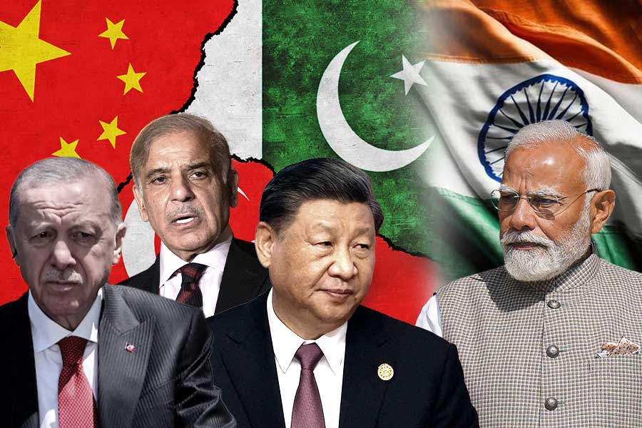 অপারেশন সিঁদুরে একসঙ্গে ৩ শত্রুর মোকাবিলা! ‘পাকিস্তান আসলে চিনা অস্ত্রের পরীক্ষাগার’, দাবি সেনাকর্তার