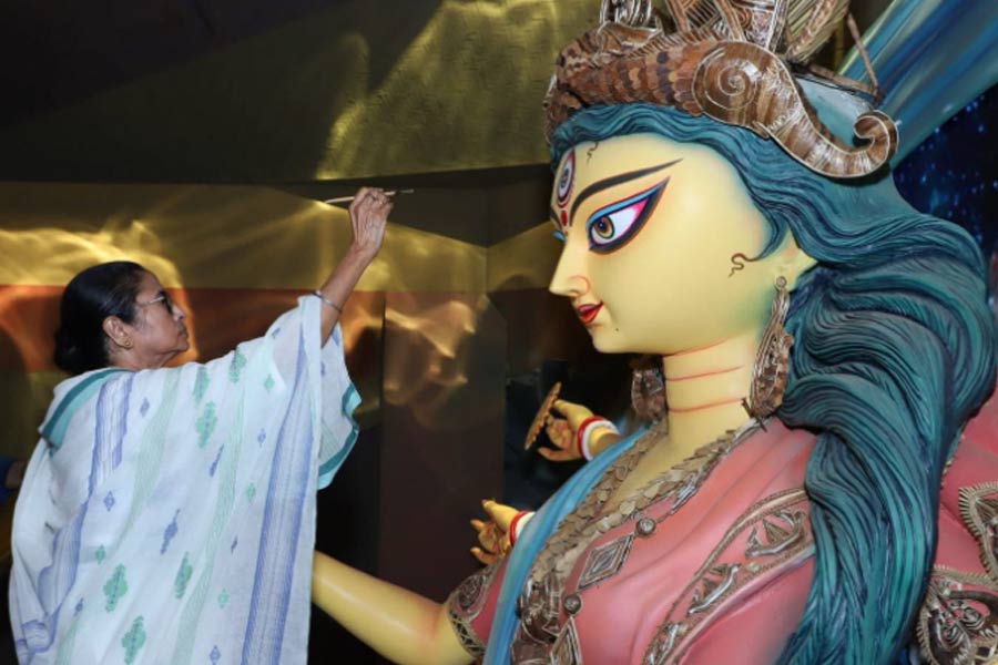 বাজল পুজোর ঘণ্টা! আগামী সপ্তাহেই পুজো কমিটির সঙ্গে প্রস্তুতি বৈঠকে মুখ্যমন্ত্রী