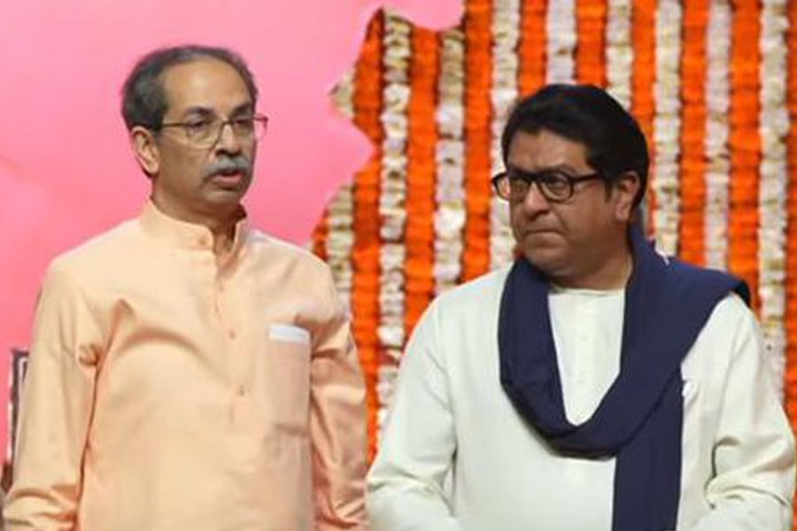 ‘বাংলায় চালু করে দেখান’, ত্রিভাষা নীতির বিরুদ্ধে ‘গুন্ডাগিরি’র হুঁশিয়ারি রাজ-উদ্ধবের