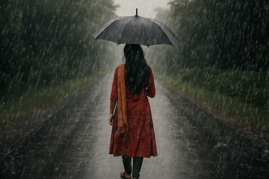 ভালোবাসে না বাবা-মা! অভিমানে বৃষ্টি মাথায় বাড়ি ছাড়ল ৪ কিশোরী, তারপর…