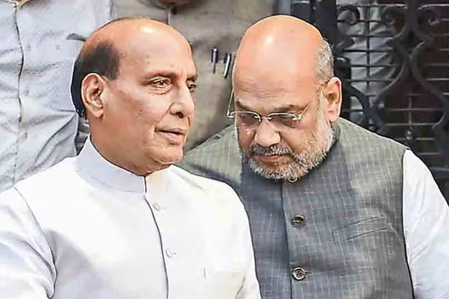 পহেলগাঁও ও সিঁদুর নিয়ে বিরোধী প্রশ্নের জবাব কীভাবে? ডোভালের সঙ্গে পরামর্শ শাহ-রাজনাথদের