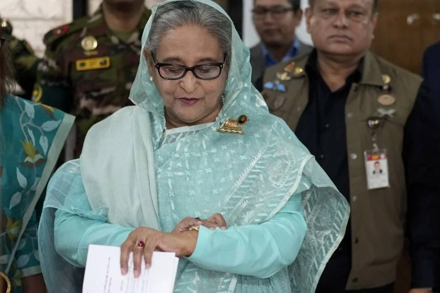 মানবতা বিরোধী অপরাধ, শেখ হাসিনার বিরুদ্ধে চার্জ গঠনের দিন ধার্য ট্রাইব্যুনালের
