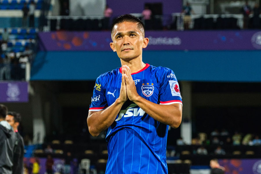 ‘ভারতীয় ফুটবলের এই অবস্থায় আমরাও উদ্বিগ্ন’, আইএসএল স্থগিত হওয়ায় ‘হাসি মুছেছে’ সুনীল ছেত্রীর