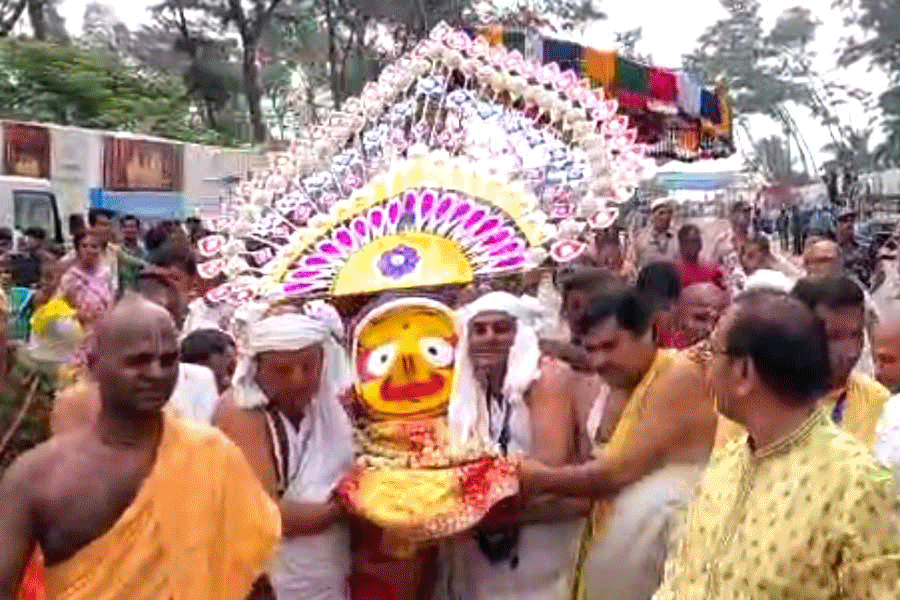 জগন্নাথের কৃপা পেতে দিঘা-মাহেশ-মায়াপুরে পুণ্যার্থীর ঢল, দেখুন উলটোরথের অ্যালবাম