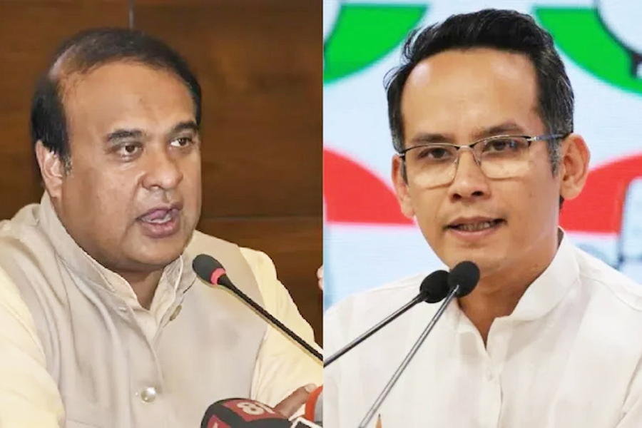 ‘সস্তার প্রচার’, স্ত্রীর আইএসআই যোগ নিয়ে হিমন্তের দাবি উড়িয়ে পালটা সুর চড়ালেন গগৈ