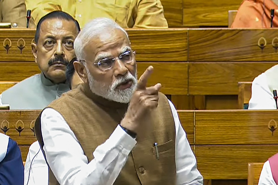 ‘পাকিস্তানের মিথ্যা প্রচার দেশে ছড়াচ্ছিল কংগ্রেস’, সংসদে সিঁদুর আলোচনায় তোপ মোদির