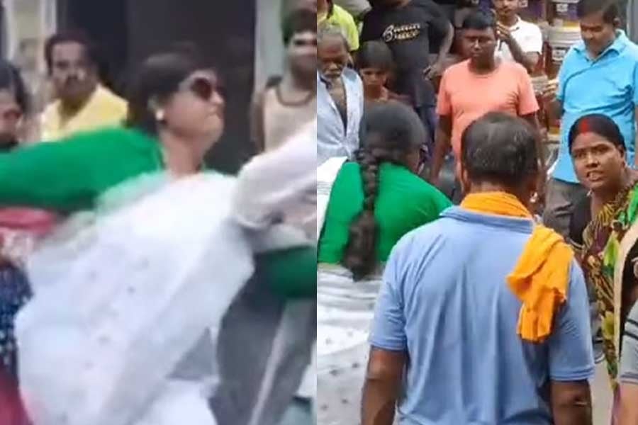 ‘আত্মরক্ষায় পালটা মার’, ‘জুতোপেটা’ কাণ্ডে শোকজের জবাবে সাফাই তৃণমূলের বেবি কোলের
