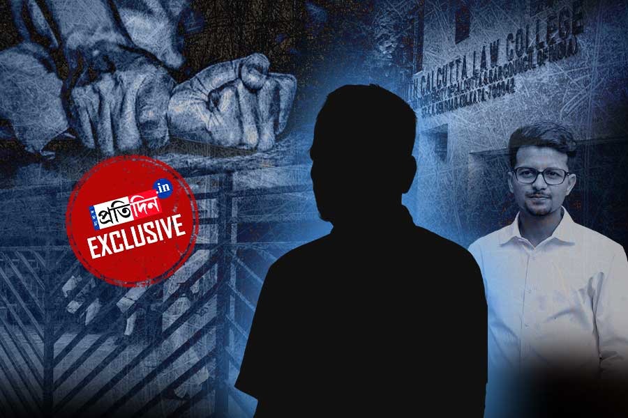 পুলিশ যা করছে… নিরবতা ভাঙলের আইন কলেজের নির্যাতিতা ছাত্রীর বাবা