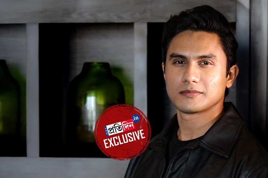 ভিক্টর বন্দ্যোপাধ্যায়ের পরিচালনায় ছবি আটকে গেল কেন জানি না: ঋত্বিক ভৌমিক