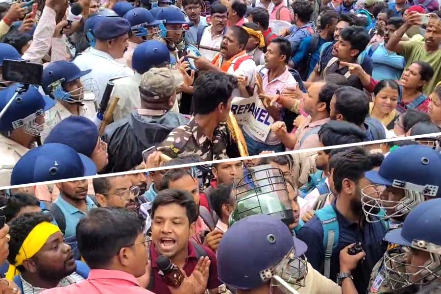 নবান্ন অভিযানে চাকরিহারার, পুলিশের সঙ্গে বচসা