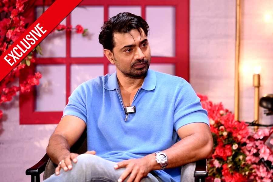 আমি অতীতে থাকতে ভালোবাসি না: দেব