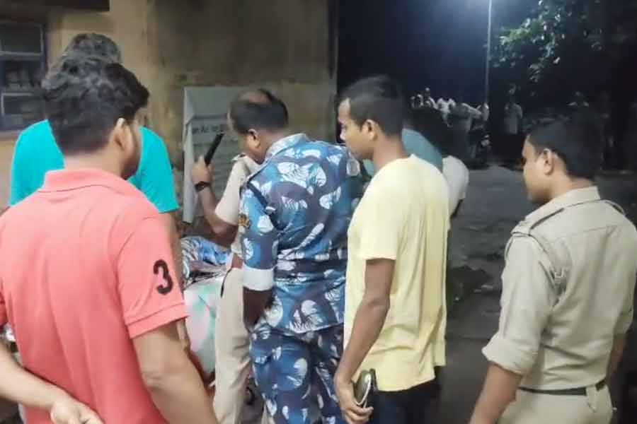 বসিরহাটে ঘর থেকে উদ্ধার ব্যক্তির রক্তাক্ত দেহ, বাপেরবাড়ি থেকে গ্রেপ্তার স্ত্রী