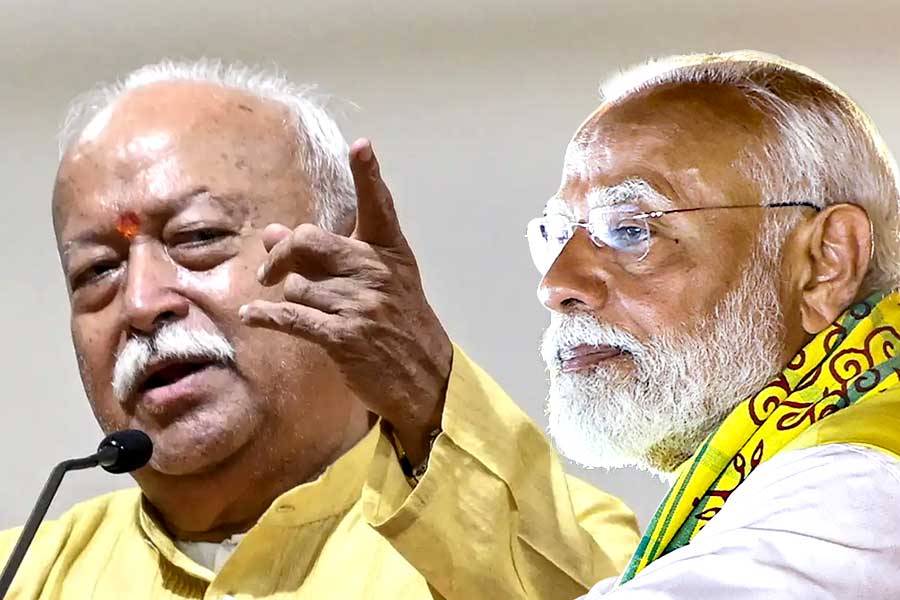 ‘৭৫ বছর বয়স হলে থামতে হয়’, অবসর নিয়ে মন্তব্য ভাগবতের, নিশানায় মোদি?