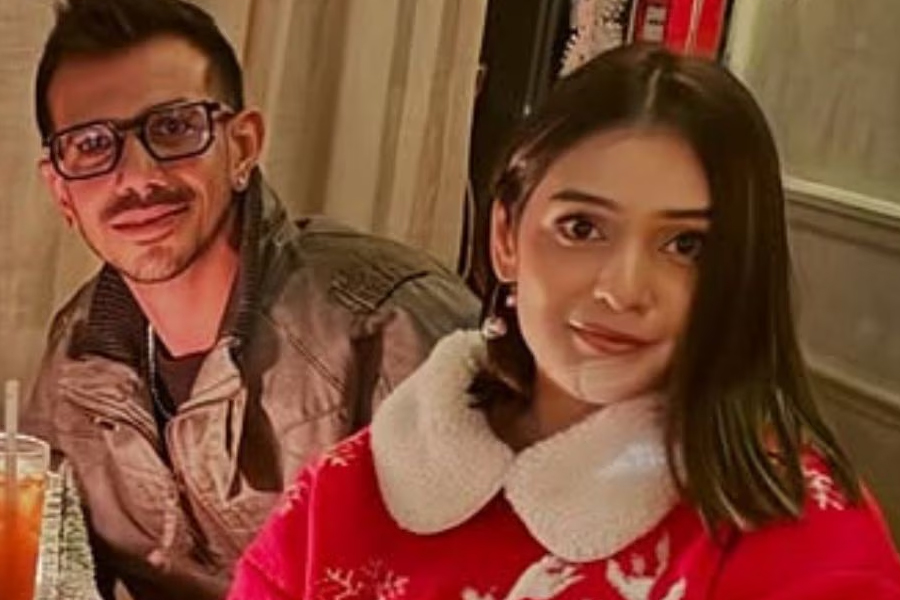 লন্ডনের রাস্তায় একসঙ্গে ঘোরা, ইনস্টাগ্রামে খুনসুটি, প্রেম আর গোপন করছেন না চাহাল-মাহভাশ!