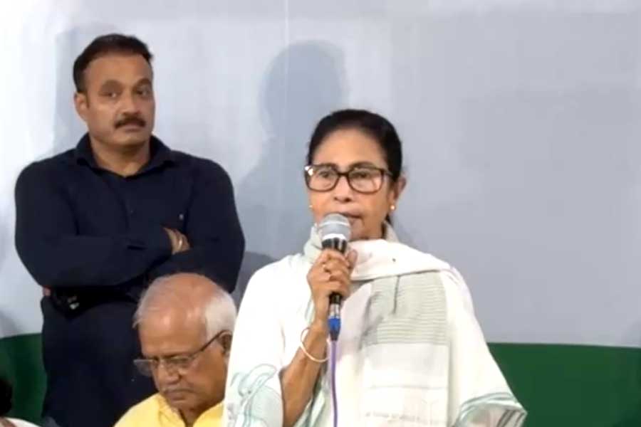 ‘রক্তের বন্যা বয়ে গিয়েছিল এখানেই’, কেন ধর্মতলায় শহিদ দিবস? ইতিহাস স্মরণ মমতার