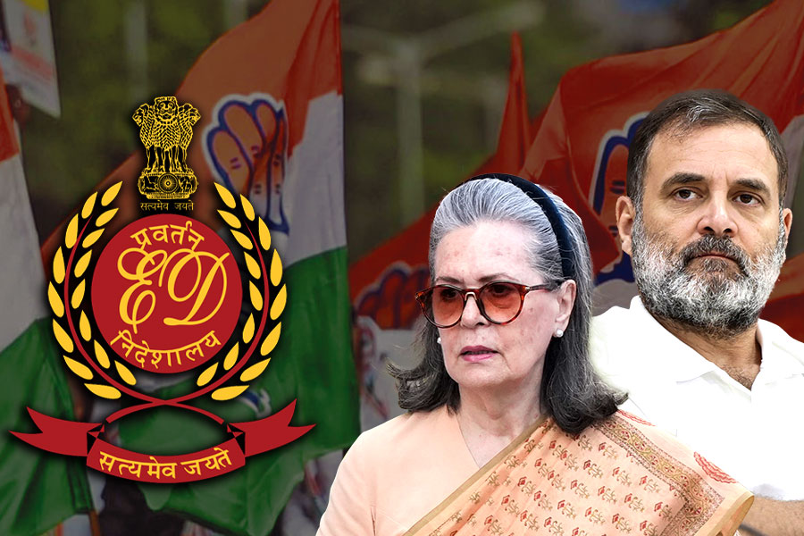 শুধু সোনিয়া-রাহুল নন, ন্যাশনাল হেরাল্ড মামলায় গোটা কংগ্রেসকেই অভিযুক্ত করতে পারে ইডি!
