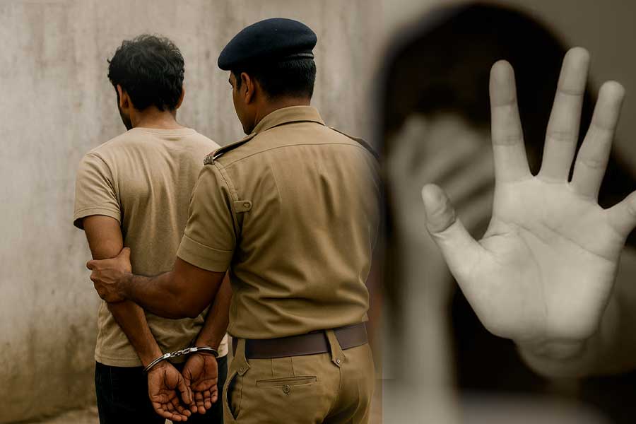 রক্ষকই ভক্ষক! যোগীরাজ্যে স্কুল যাওয়ার পথে দলিত নাবালিকাকে অপহরণ করে ধর্ষণ, অভিযুক্ত কনস্টেবল