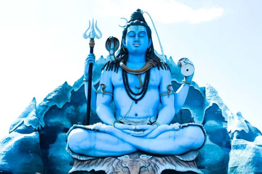 শ্রাবণে শিবের মাথায় জল ঢালা হয়নি? আশীর্বাদ পেতে মাসের শেষ সোমবার মেনে চলুন এই নিয়ম