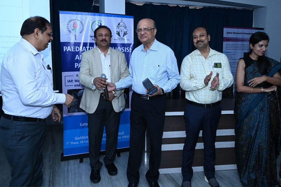 শিশুদের স্কোলিওসিস মোকাবিলায় অনুষ্ঠিত হল যুগান্তকারী এক সেমিনার, আয়োজনে স্বনামধন্য তিন সংস্থা