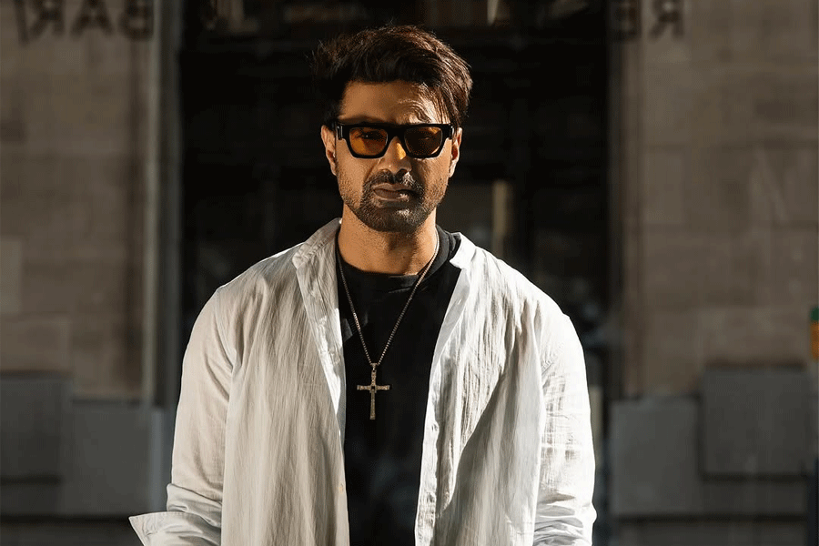 ‘ফ্যামিলি নিয়ে ব্যস্ত, অ্যাকশন পরে হবে’, ঘোষণা করেই সপরিবারে লন্ডন ছাড়লেন দেব
